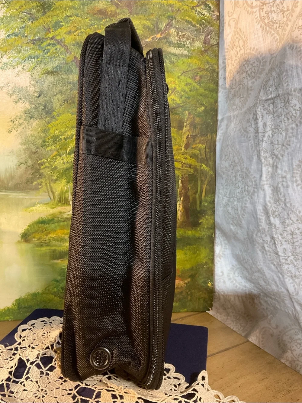 Srixon Black Men’s Shoe Bag with Red Zip Accent